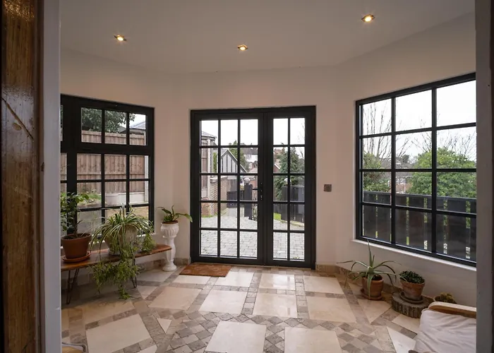 The Ridge London - Luxury Designer Villa With Hot Tub And Sauna, Bexley Borough Of London